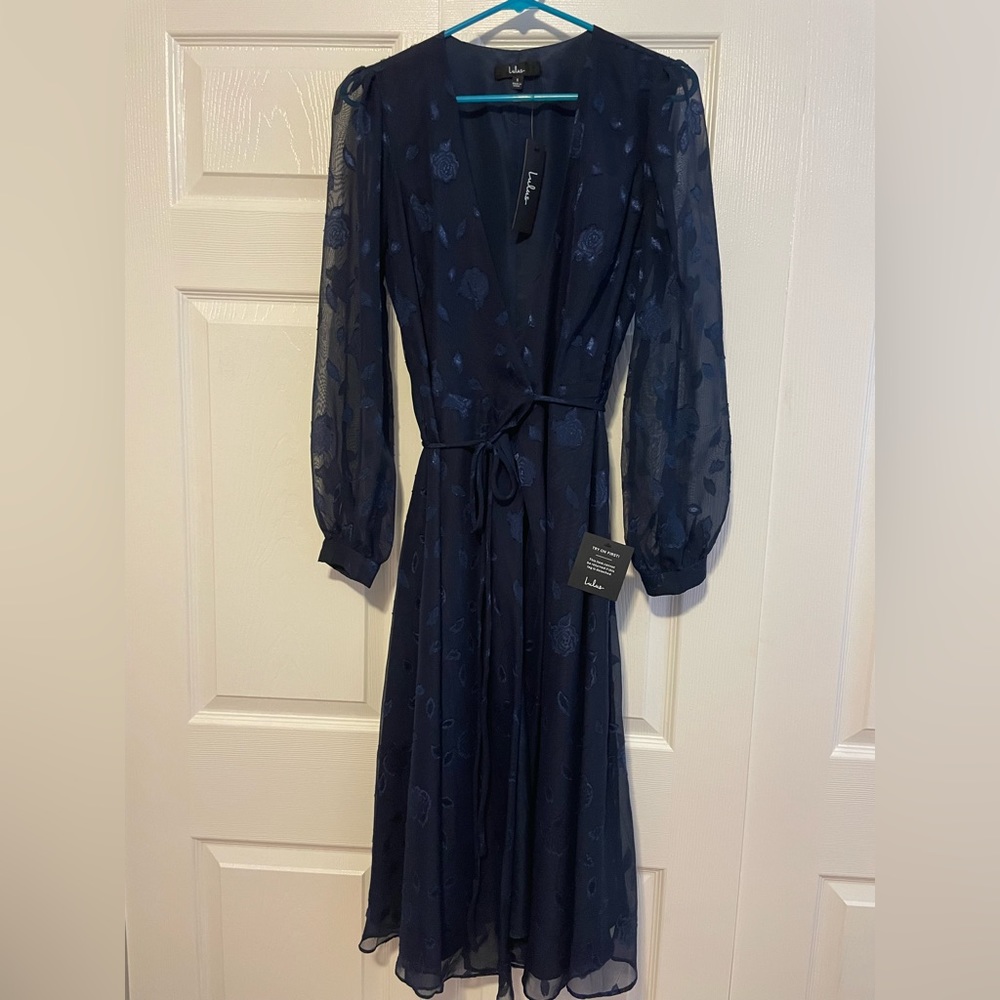 Lulu’s blue floral wrap dress - Picture 4 of 4